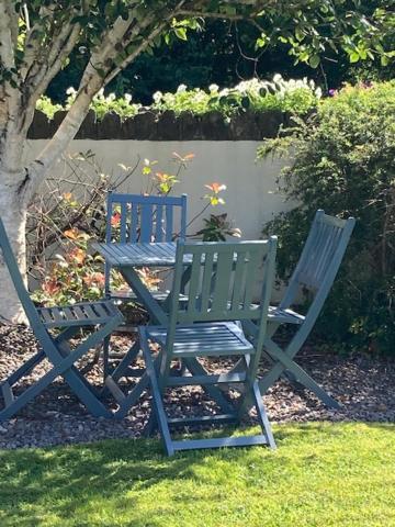 Tailors Lodge, Continental Breakfast Castleisland Bagian luar foto